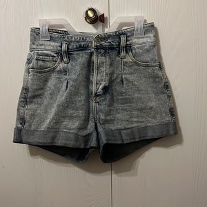 HOLLISTER ULTRA HIGH RISE MOM SHORT ROLLED HEM SIZE 5